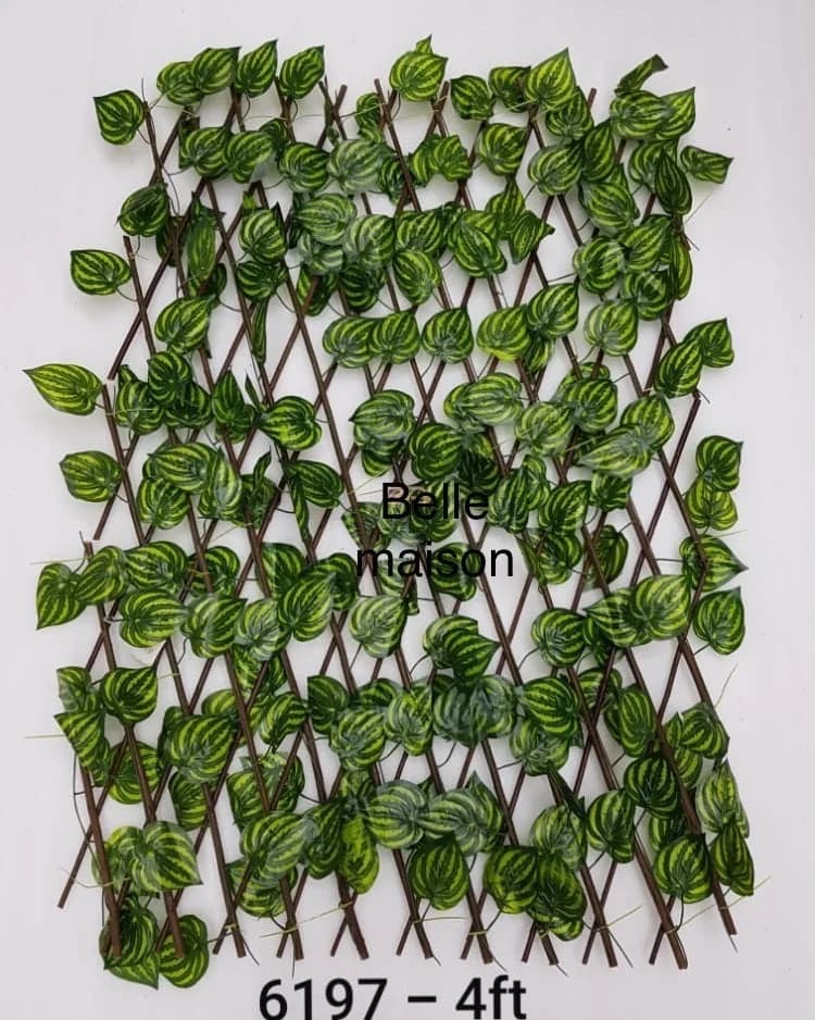 Bamboo Grill with Leaves Decor
