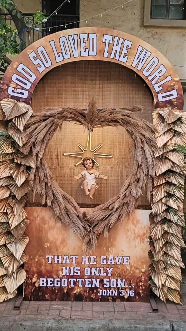 Dry Leaves and Pampas Decor