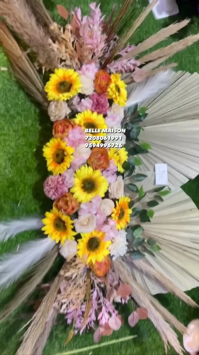 Sunflower Pampas and Fan Palm Runner