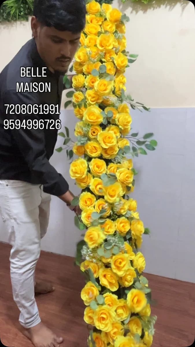 Yellow Rose Flower Runner